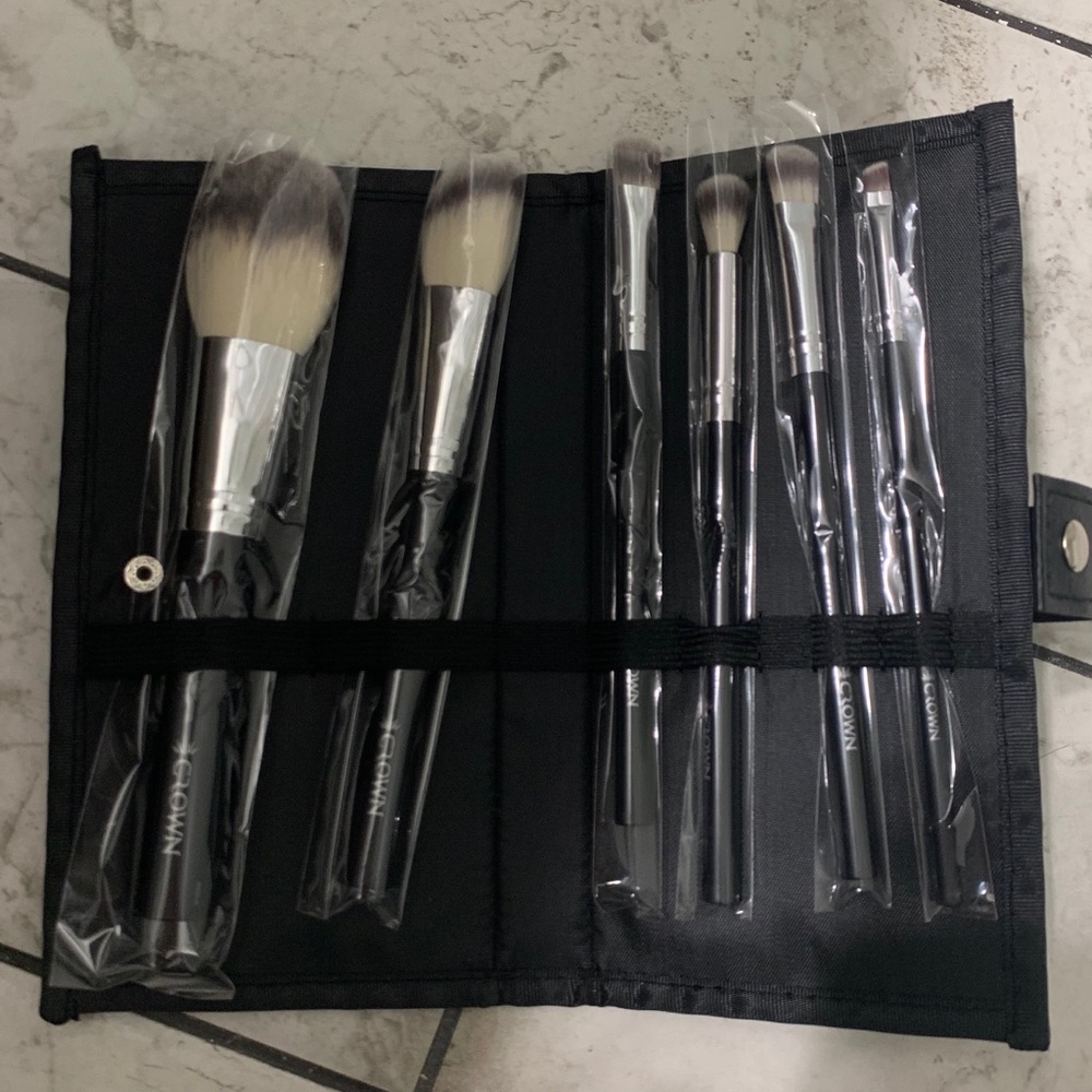CROWN Pro makeup brushes - set of 6